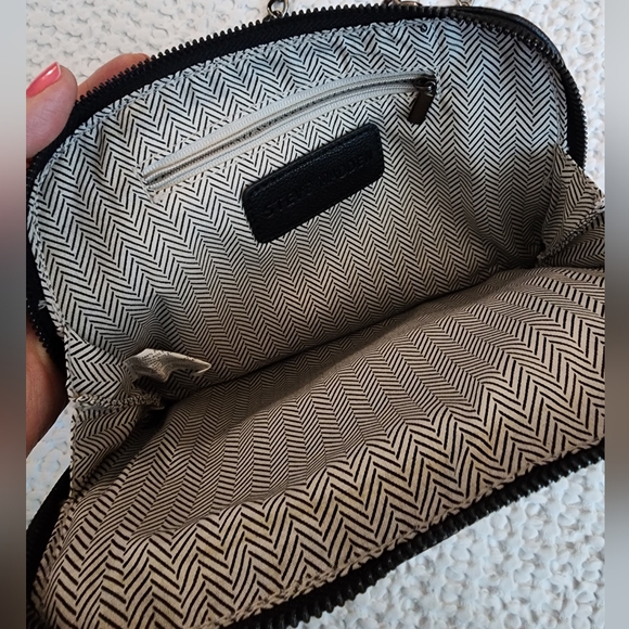 Steve Madden quilted crossbody bag - Picture 3 of 7